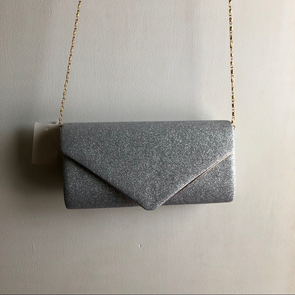 ✨NWT✨ Silver Clutch